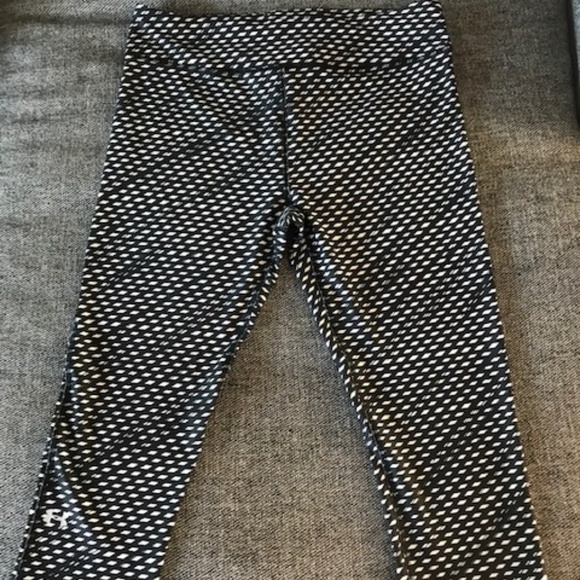 Capri Compression Legging - Picture 2 of 5